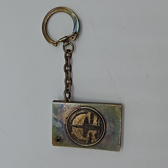 Oral Roberts University Expect a Miracle Prayer Tower Keychain - Picture 6 of 8